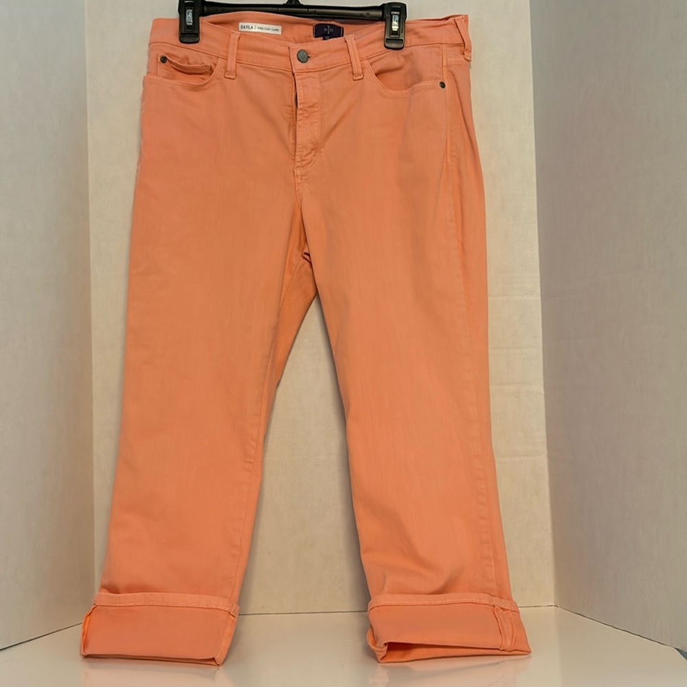 NYDJ capris. 22 1/2 inches to end of cuff. Very good condition.